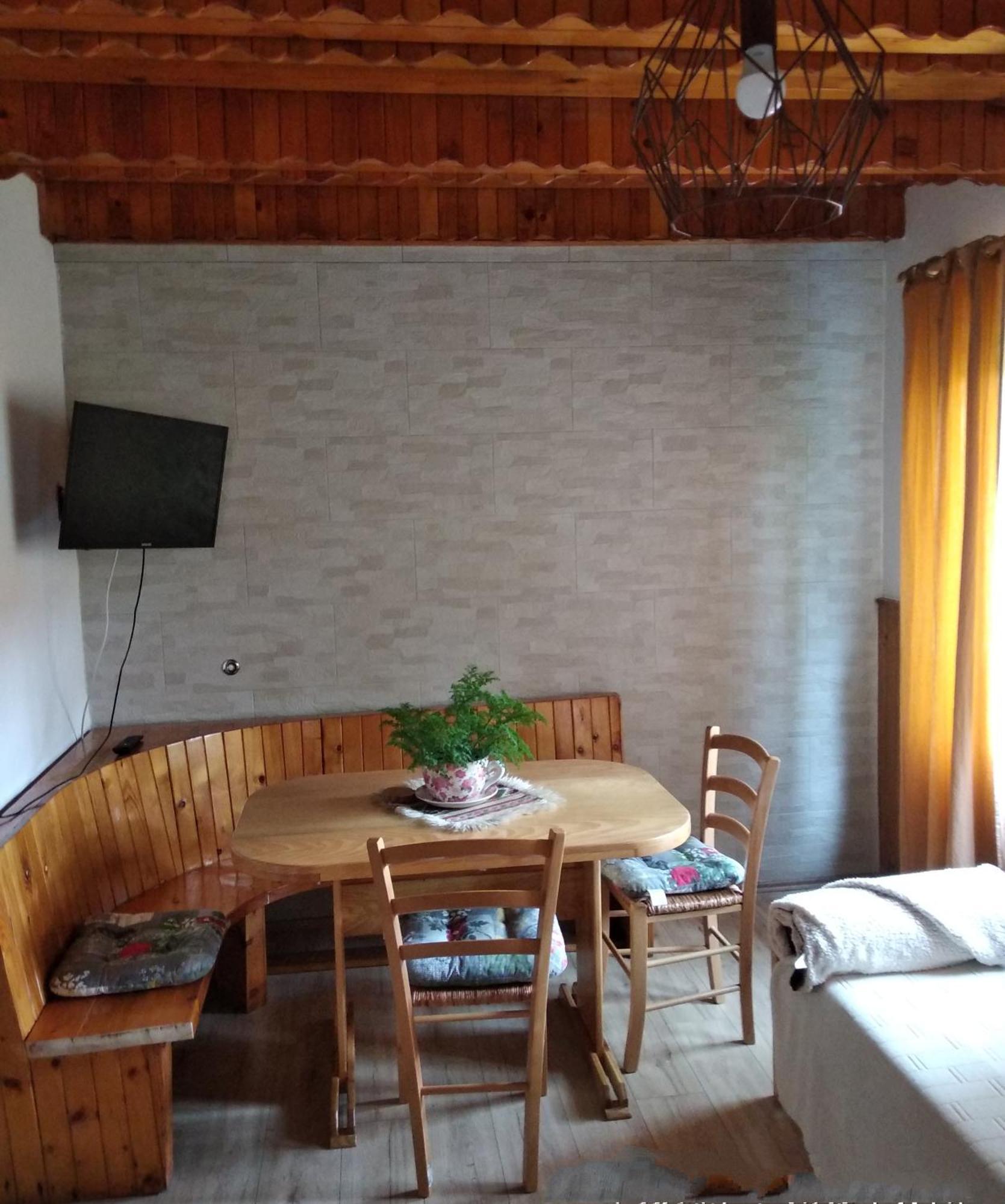 Apartments Celopek Licko Petrovo Selo Room photo
